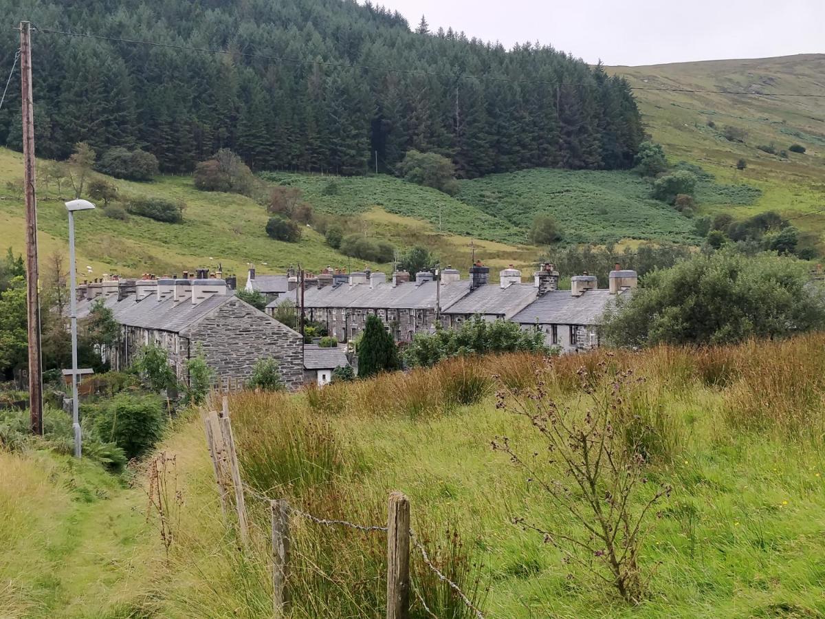 Pen Y Cwm Villa Penmachno Exterior photo